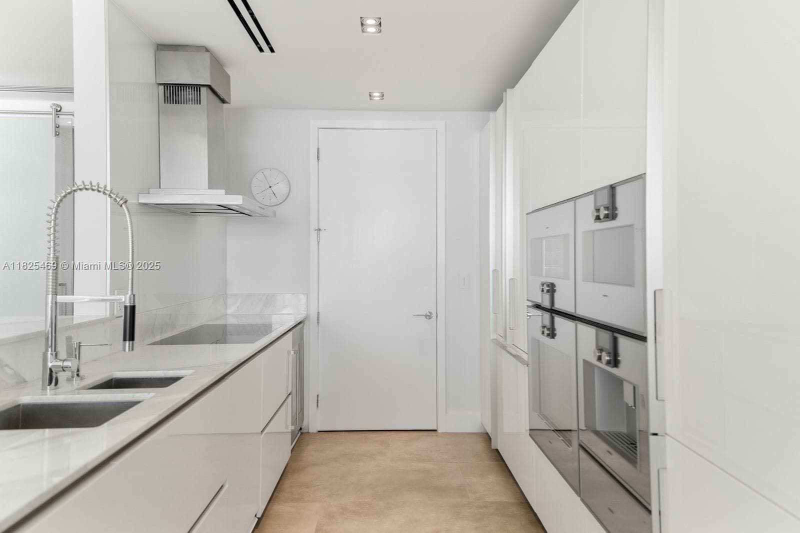10203 Collins Ave 1003 photo 6