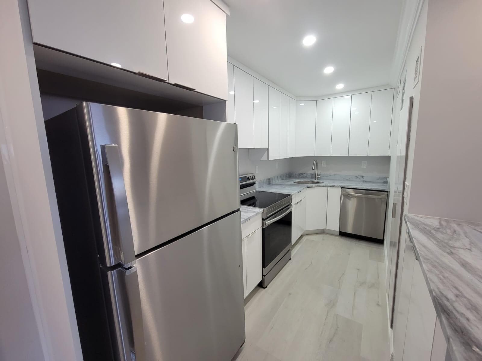 200 S Birch Road #1205 4