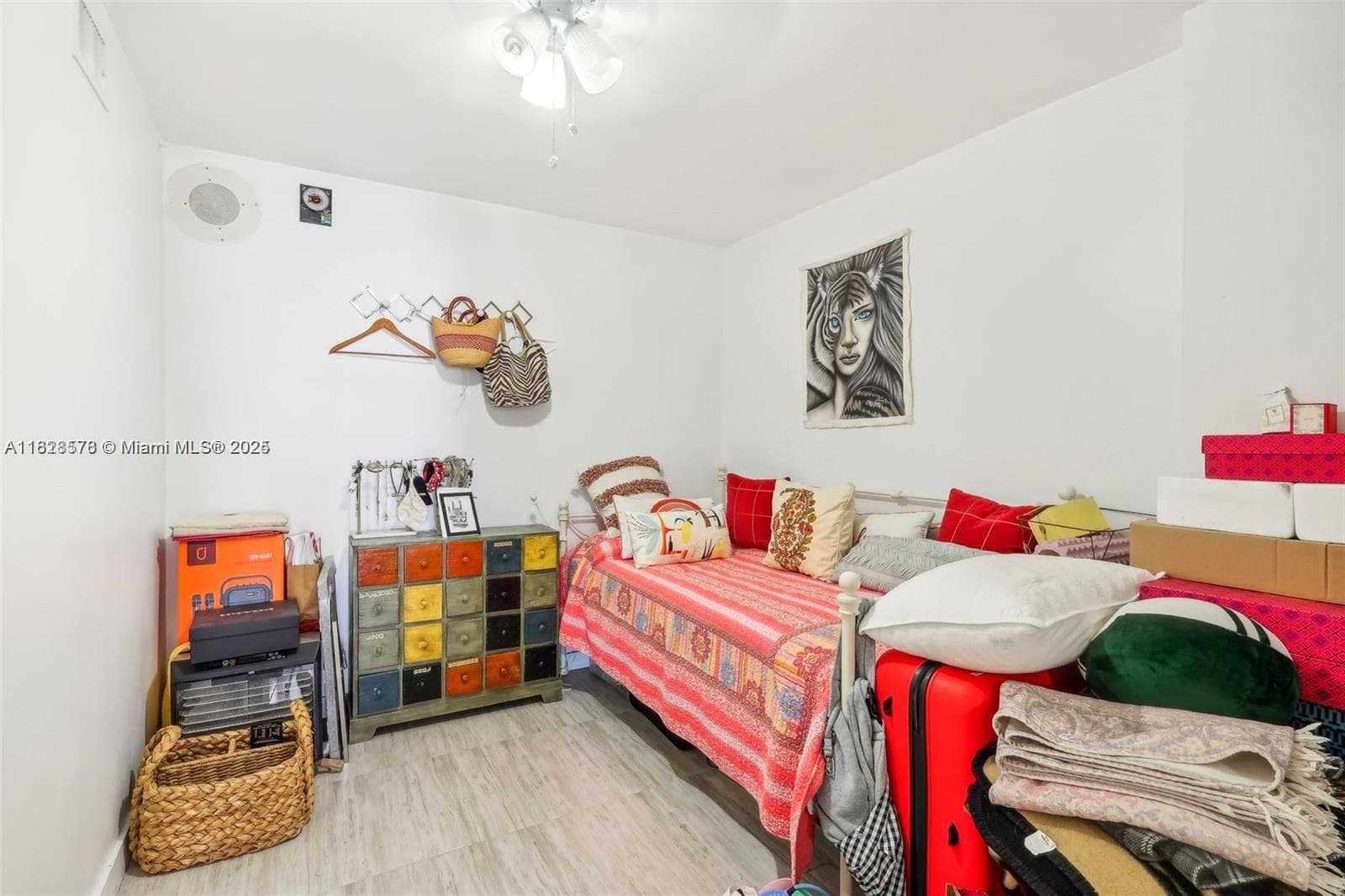 2401 Collins Ave 1011 photo 5