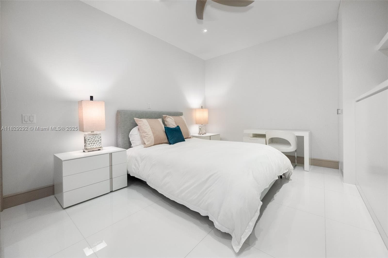9703 Collins Ave PH-12 photo 18