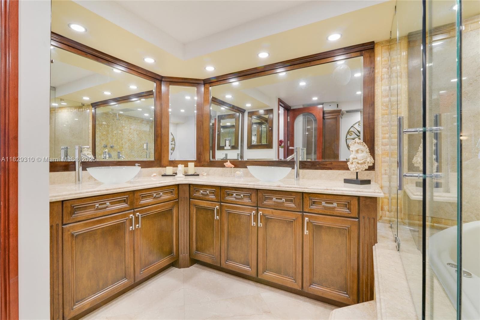 2100 Ocean Ln 1911 photo 15