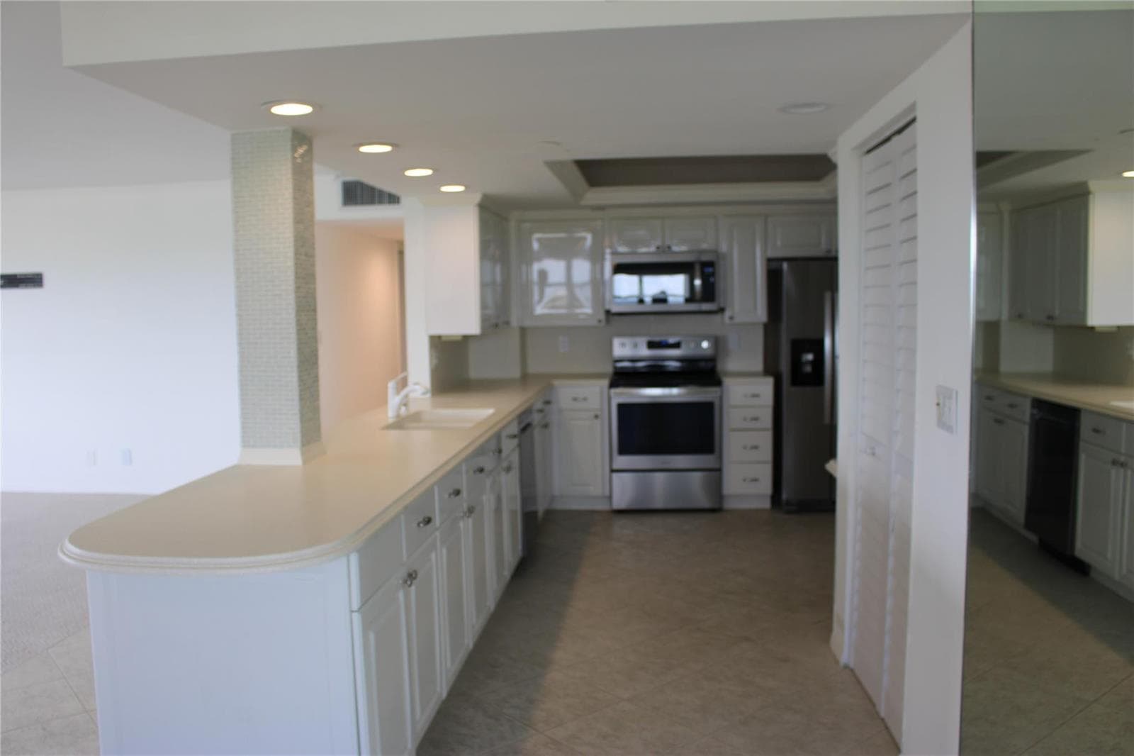 3200 Port Royale Drive #2007 5