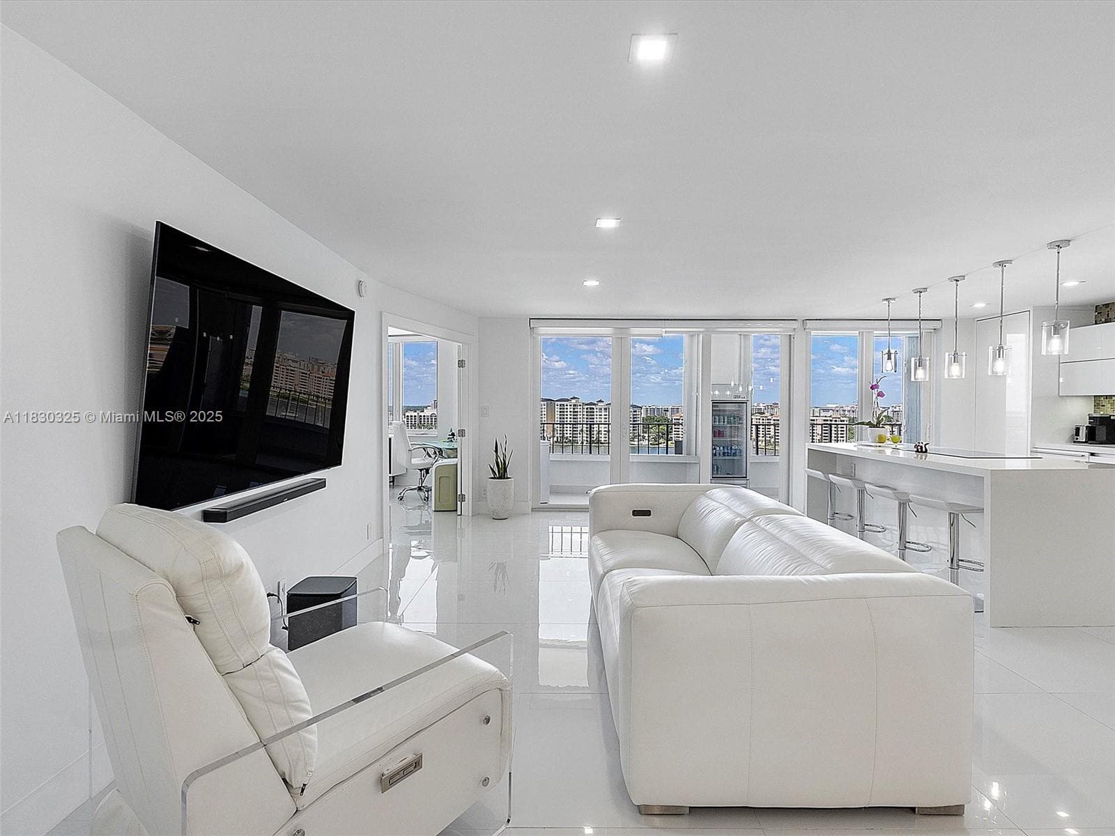 550 Ocean Blvd 1509 photo 6