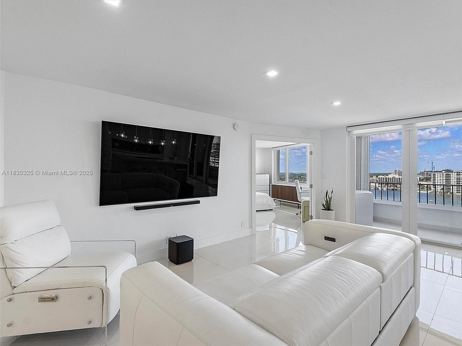 550 Ocean Blvd 1509 photo 7
