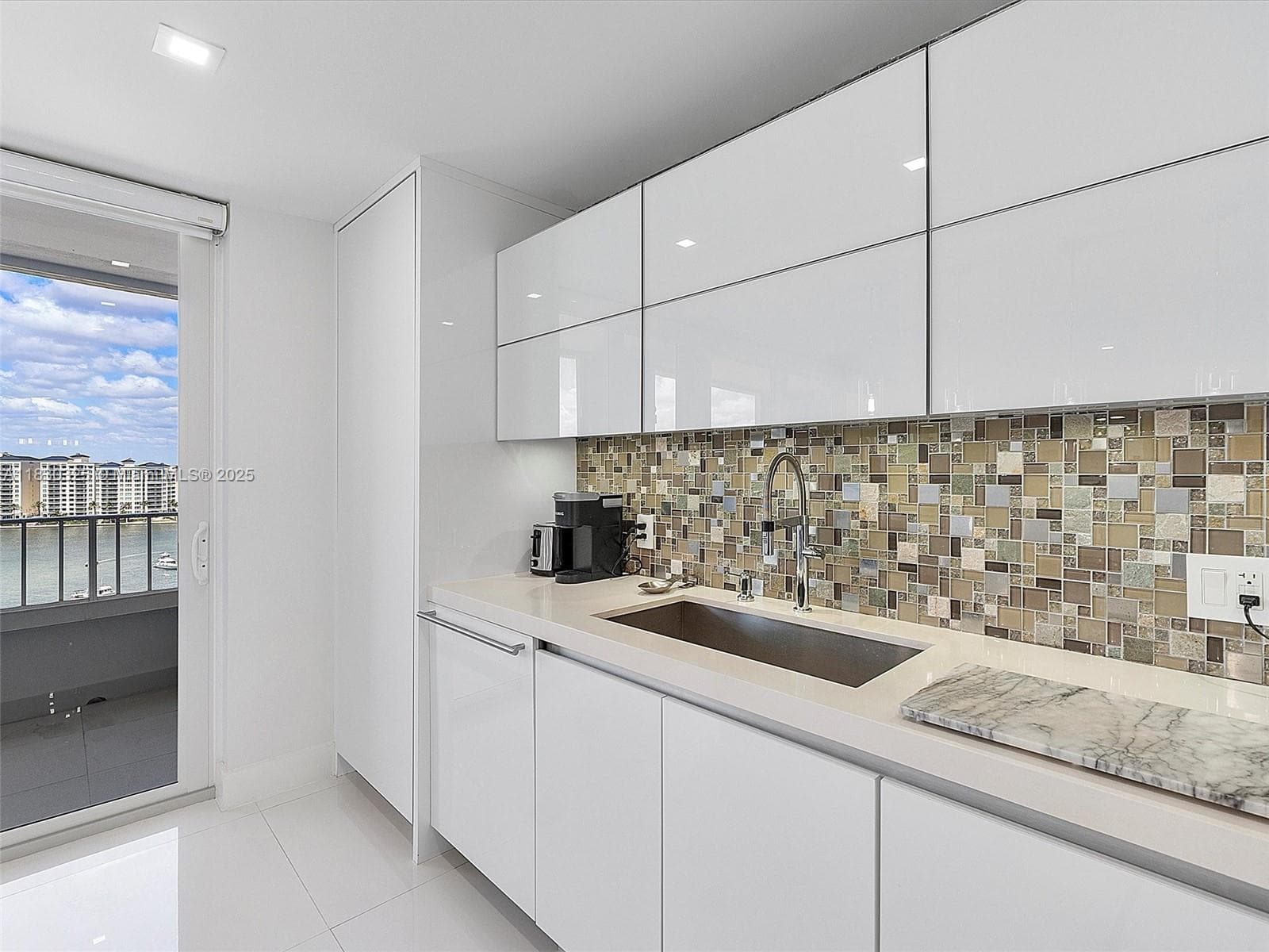 550 Ocean Blvd 1509 photo 14