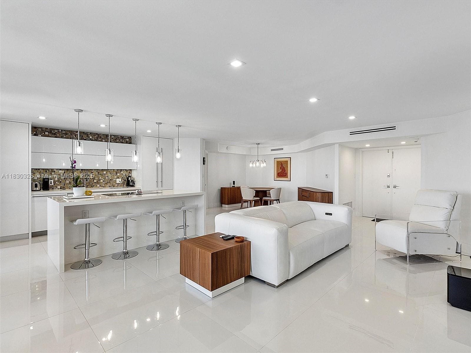 550 Ocean Blvd 1509 photo 8