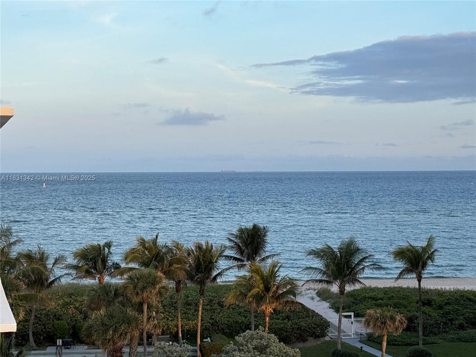1620 N Ocean Blvd 510 photo 2