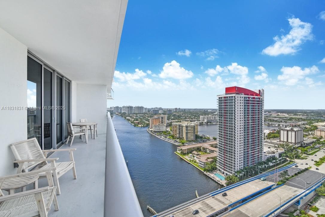 4010 Ocean Dr R1406 photo 8