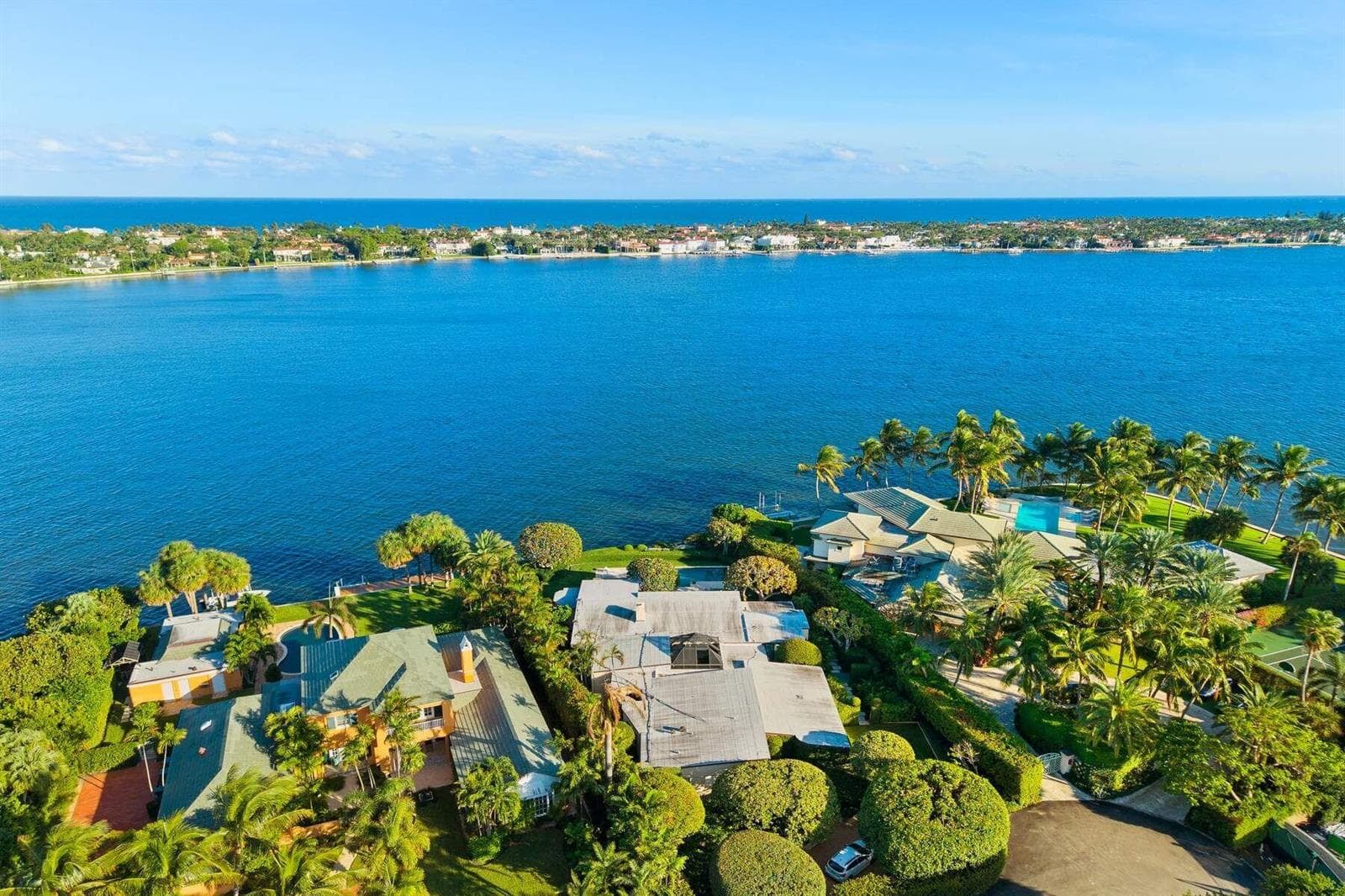 748 Island Drive 5