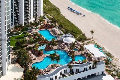 18001 Collins Ave 1107 photo 17