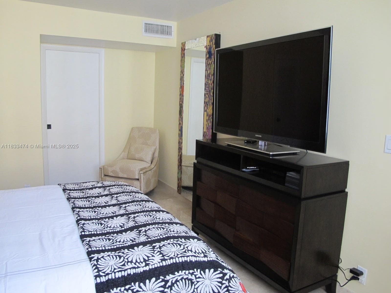 3140 S Ocean Dr 1207 photo 8