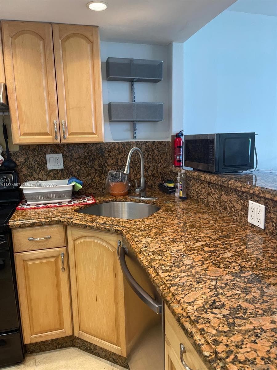 3180 S Ocean Dr 1602 photo 12