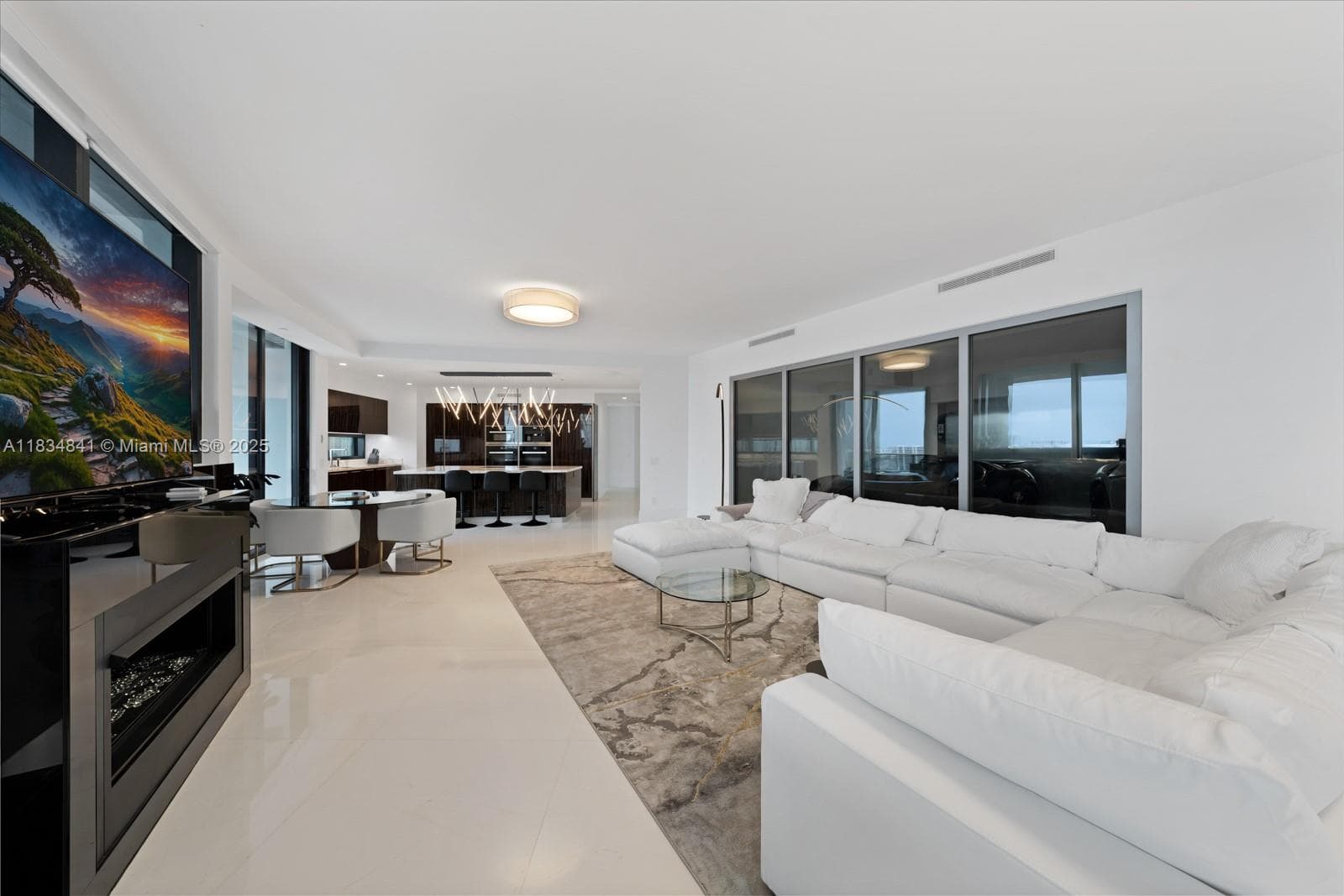 18555 Collins Ave 3