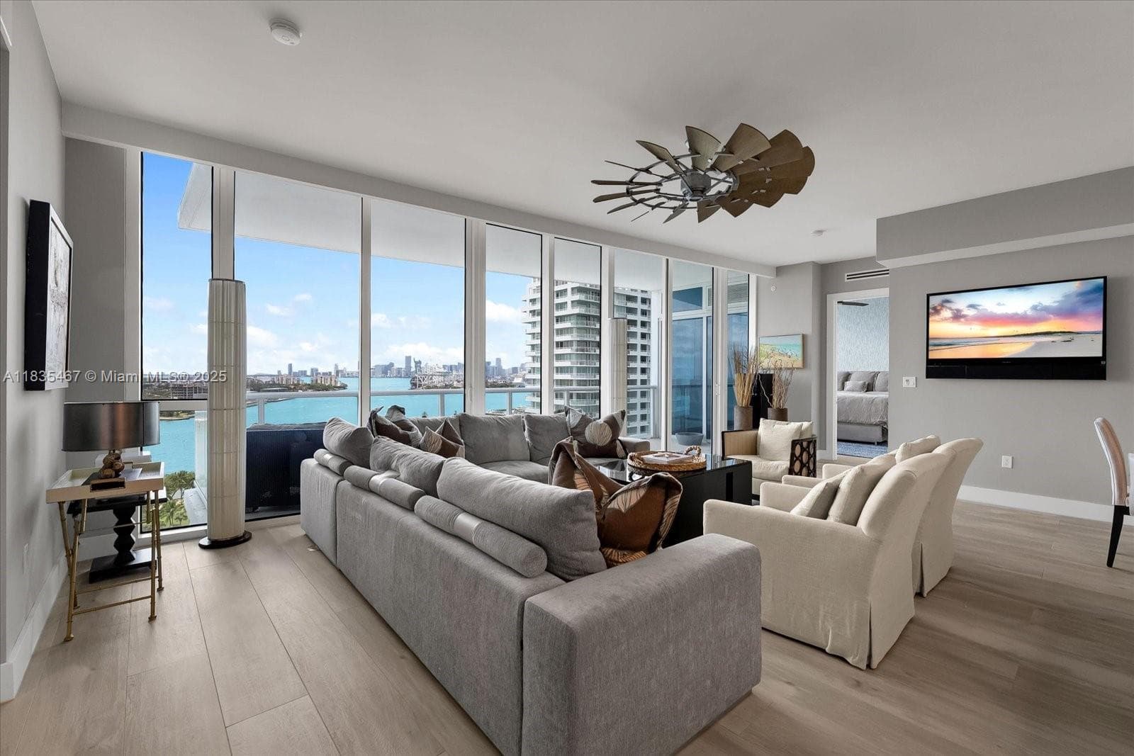 100 Pointe Dr 2