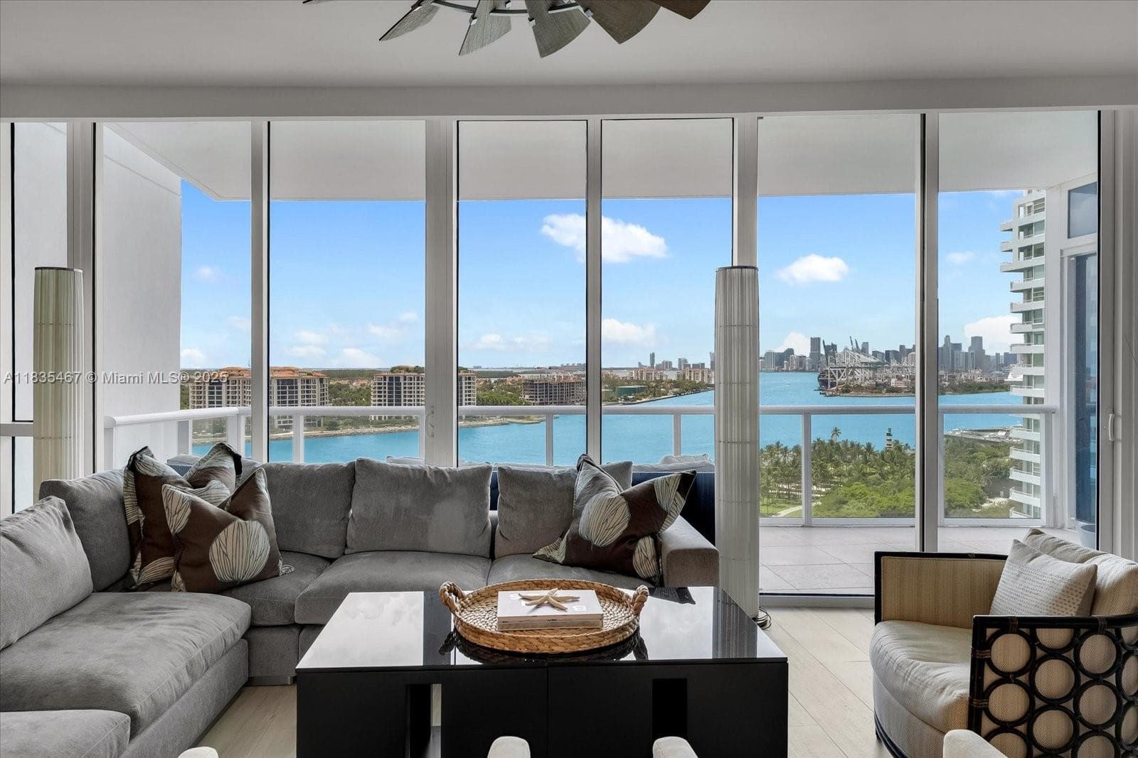 100 Pointe Dr 1