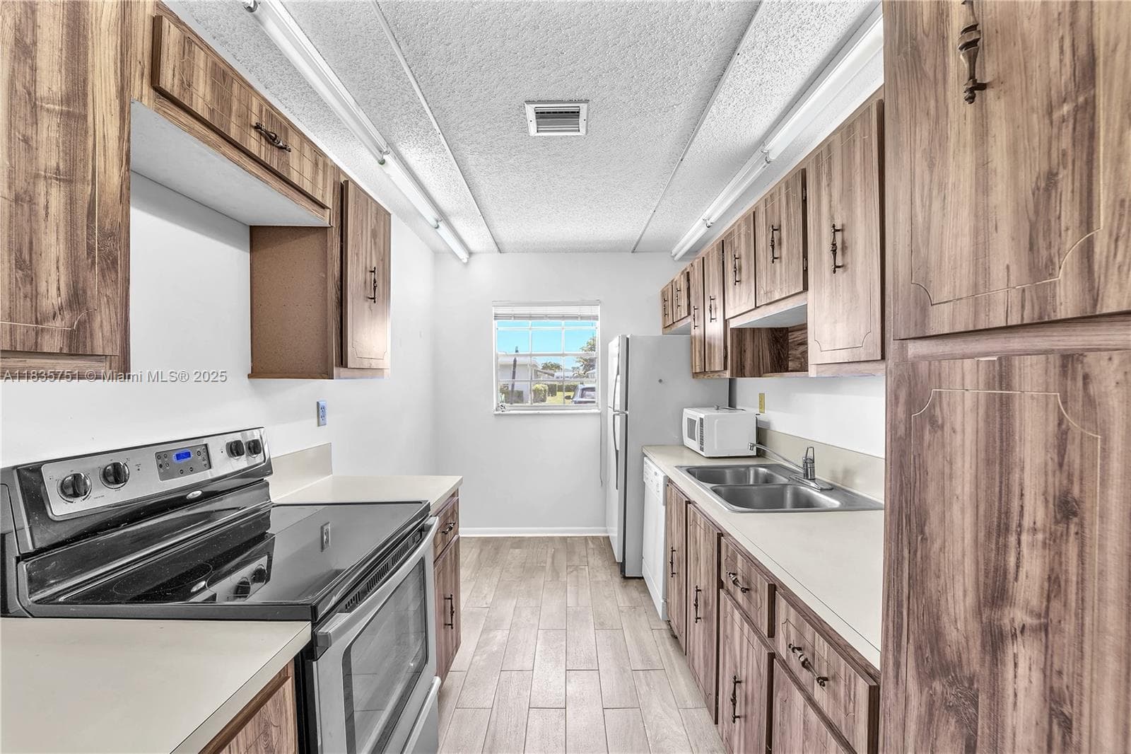 14529 Canalview Dr B photo 19