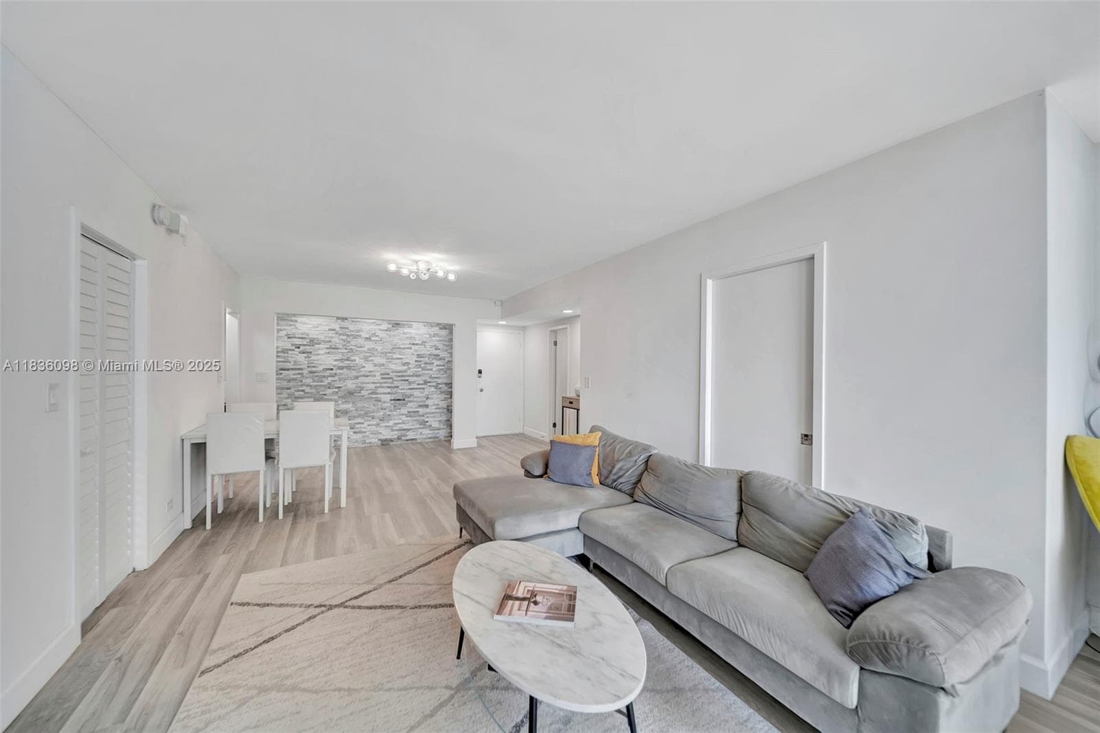 5005 Collins Ave #815 5