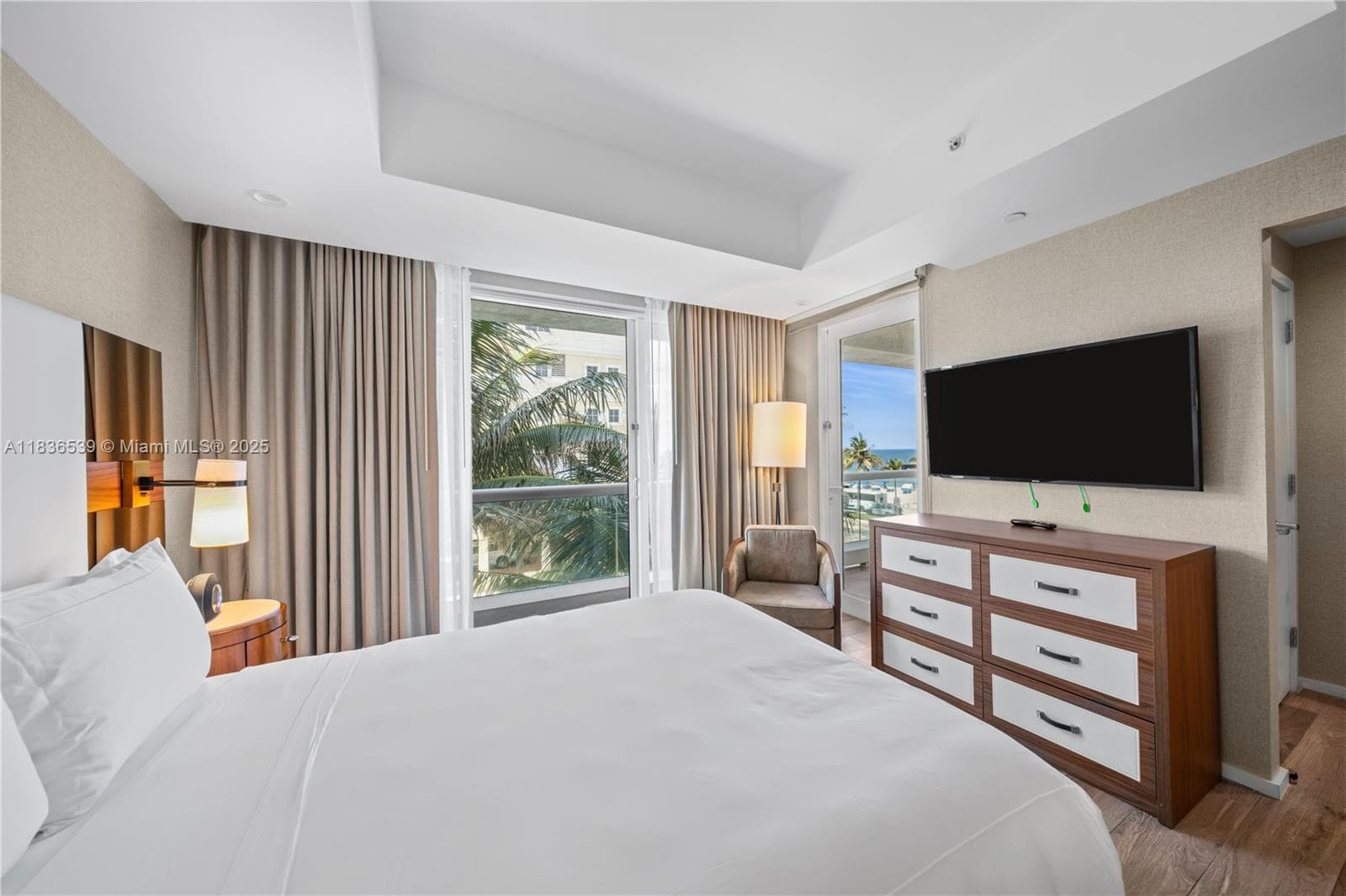 551 Fort Lauderdale Beach Blvd R201 photo 23