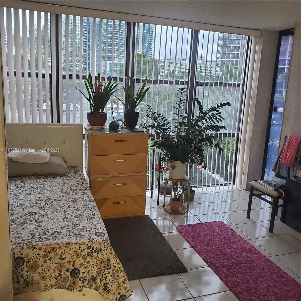 800 Parkview Dr 226 photo 5