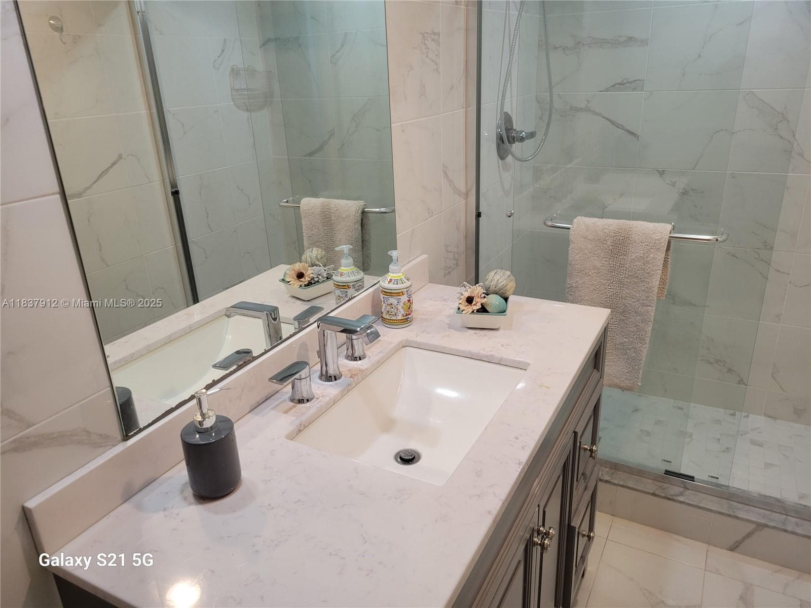 1849 S Ocean Dr 1407 photo 7