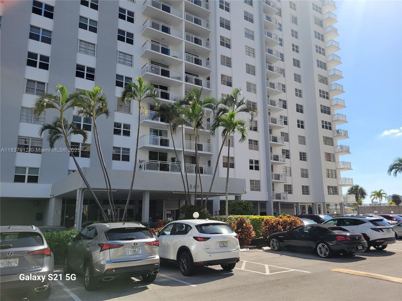1849 S Ocean Dr 1407 photo 8