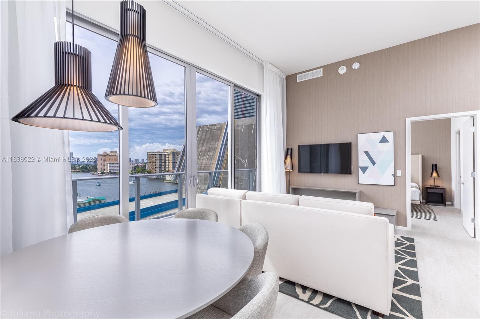 4010 Ocean Dr 3