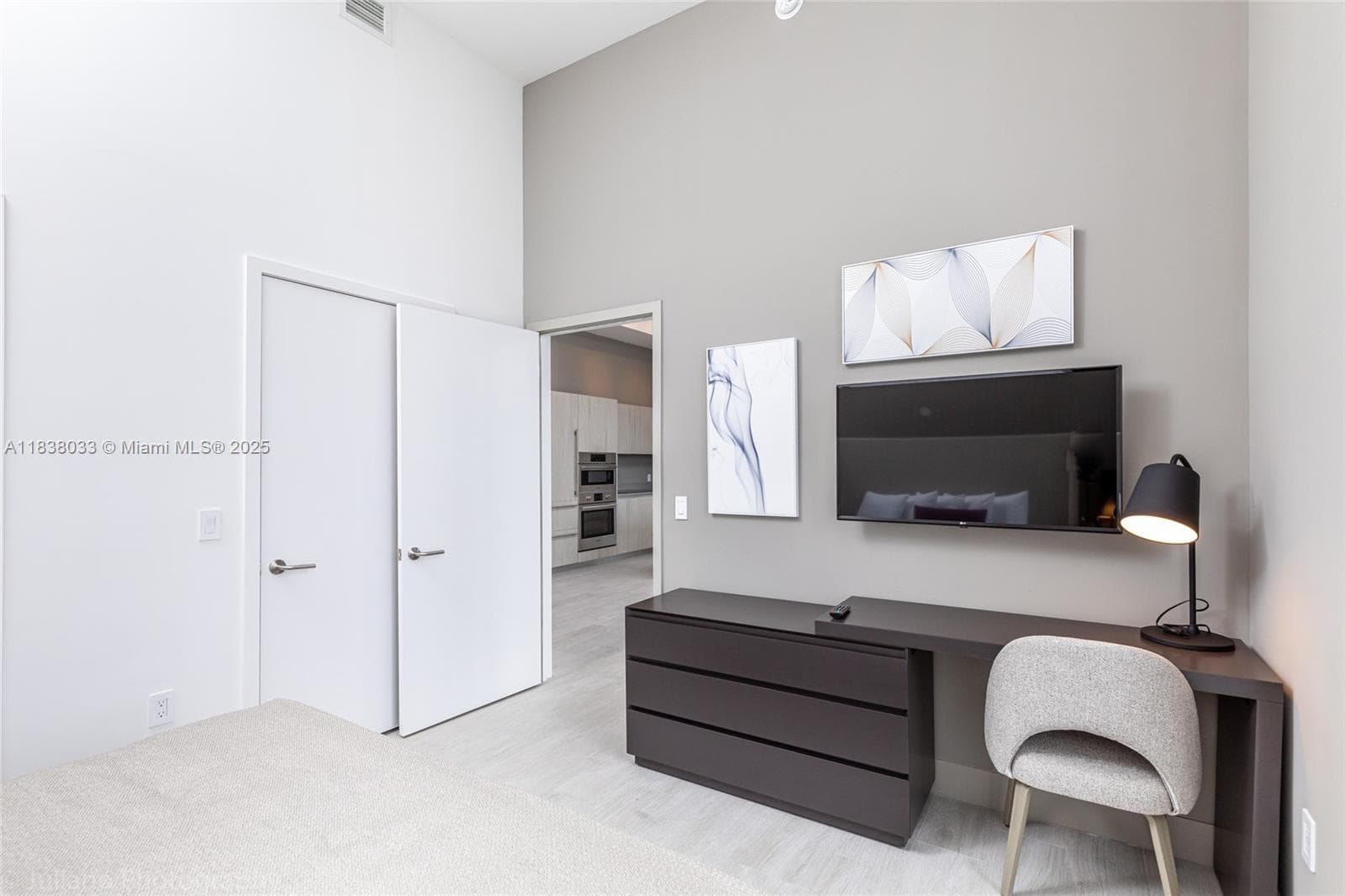 4010 Ocean Dr R409 photo 13