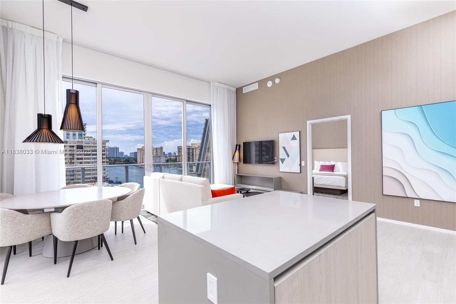 4010 Ocean Dr 5