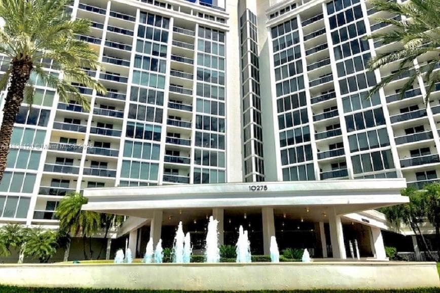 10275 Collins Ave 634 photo 2