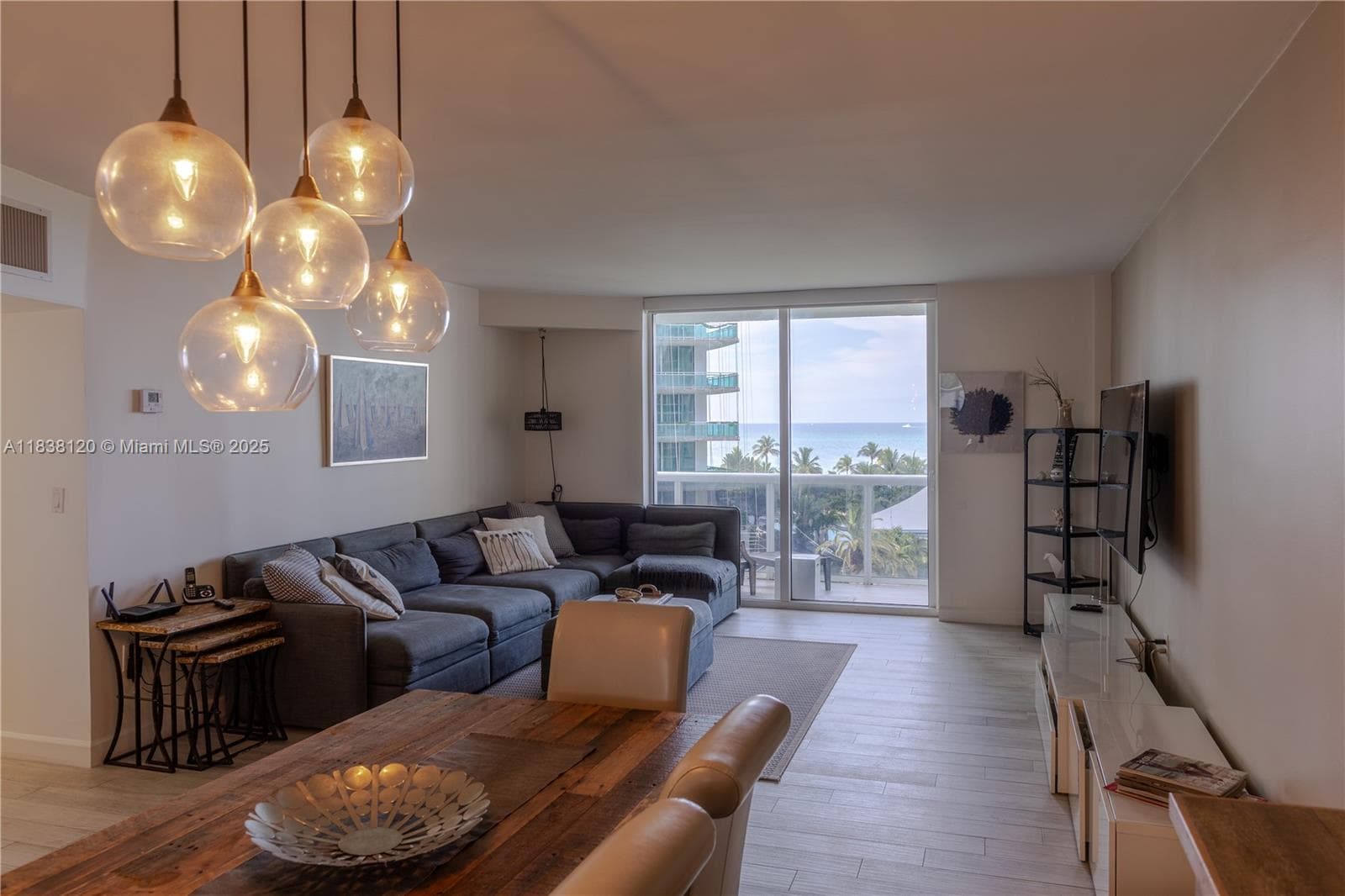 10275 Collins Ave 634 photo 5