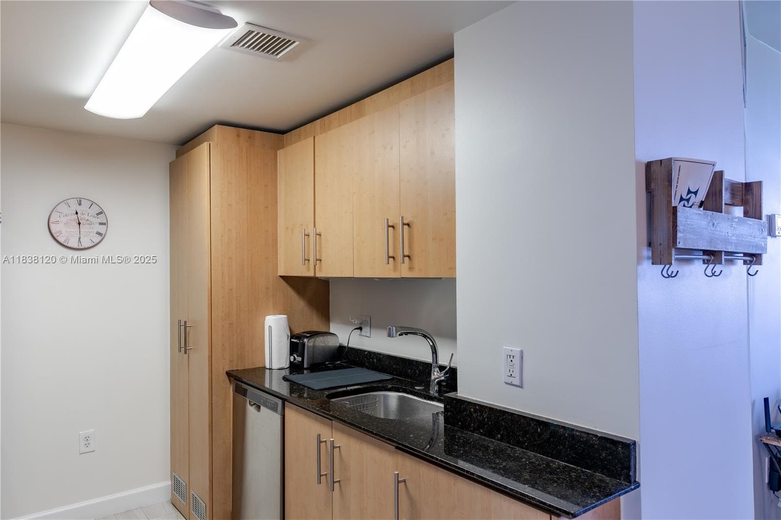 10275 Collins Ave 634 photo 8
