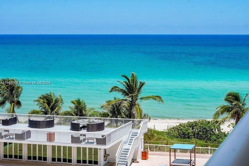 5401 Collins Ave 514 photo 4