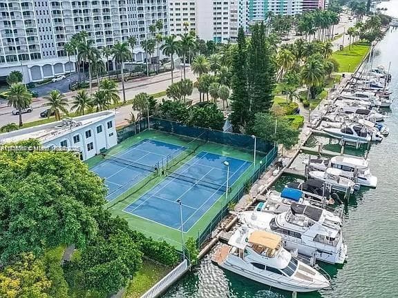 5401 Collins Ave 514 photo 21