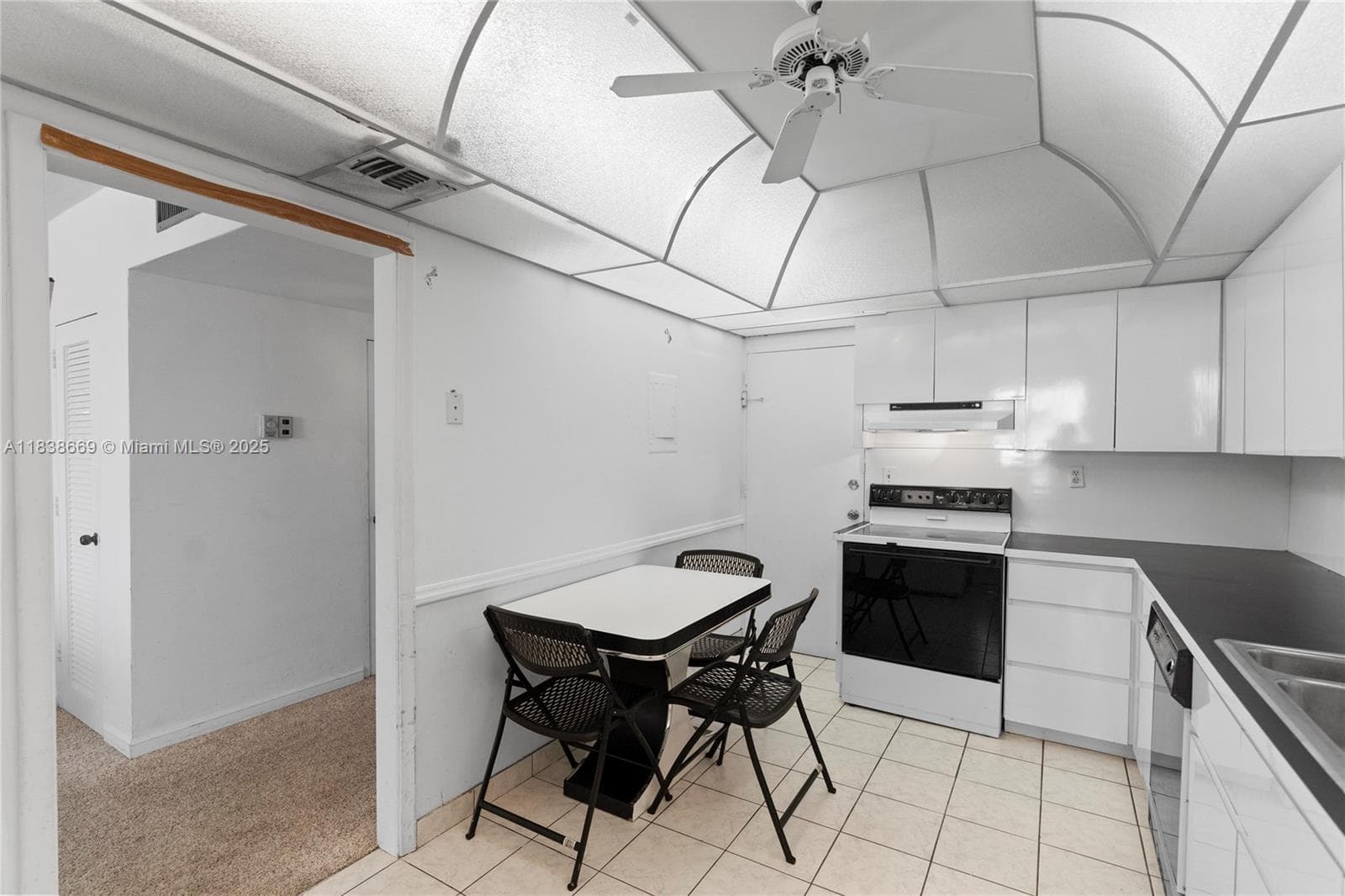 5001 Collins Ave 4G photo 18