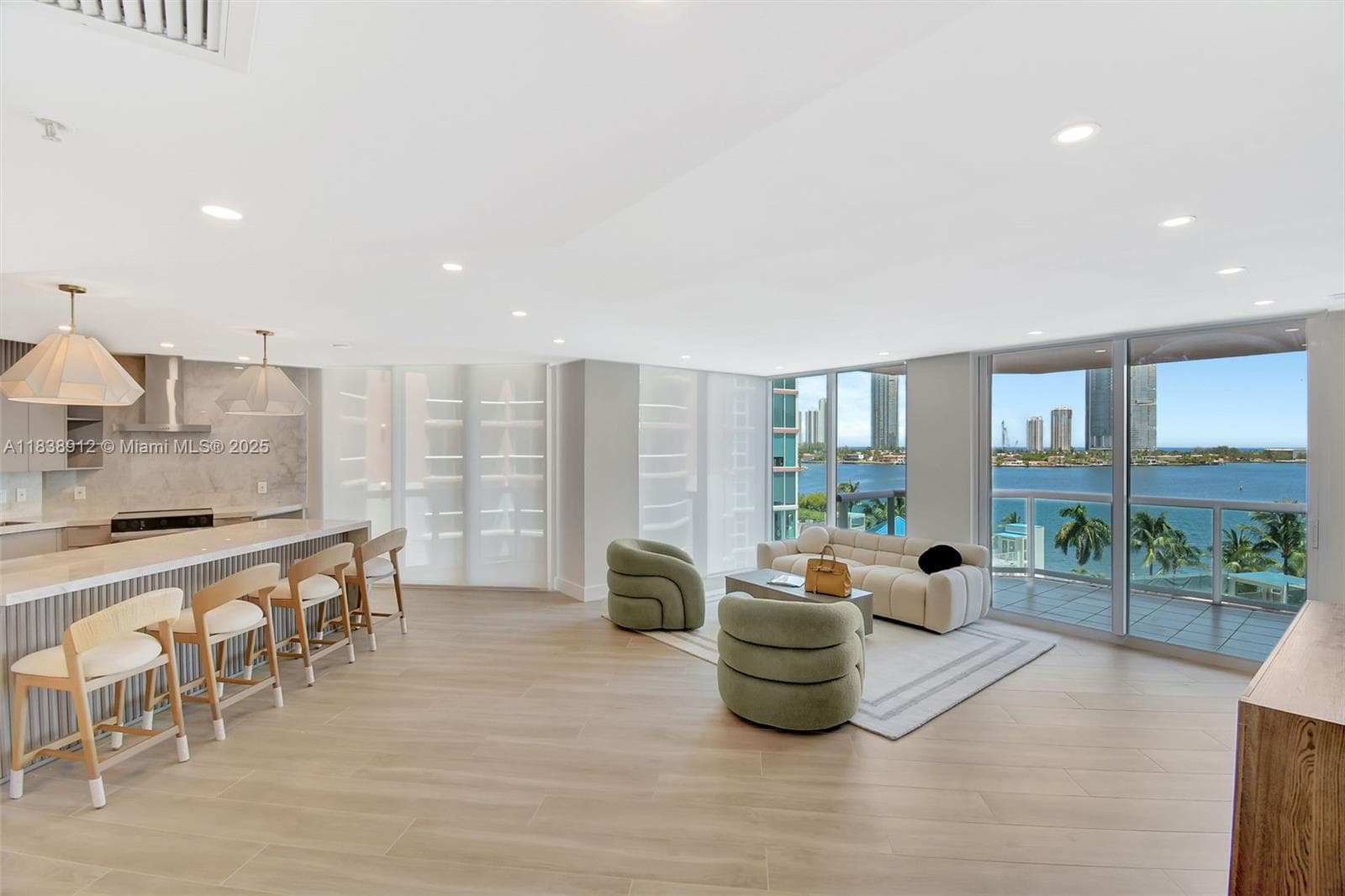 3370 Hidden Bay Dr 812 photo 1