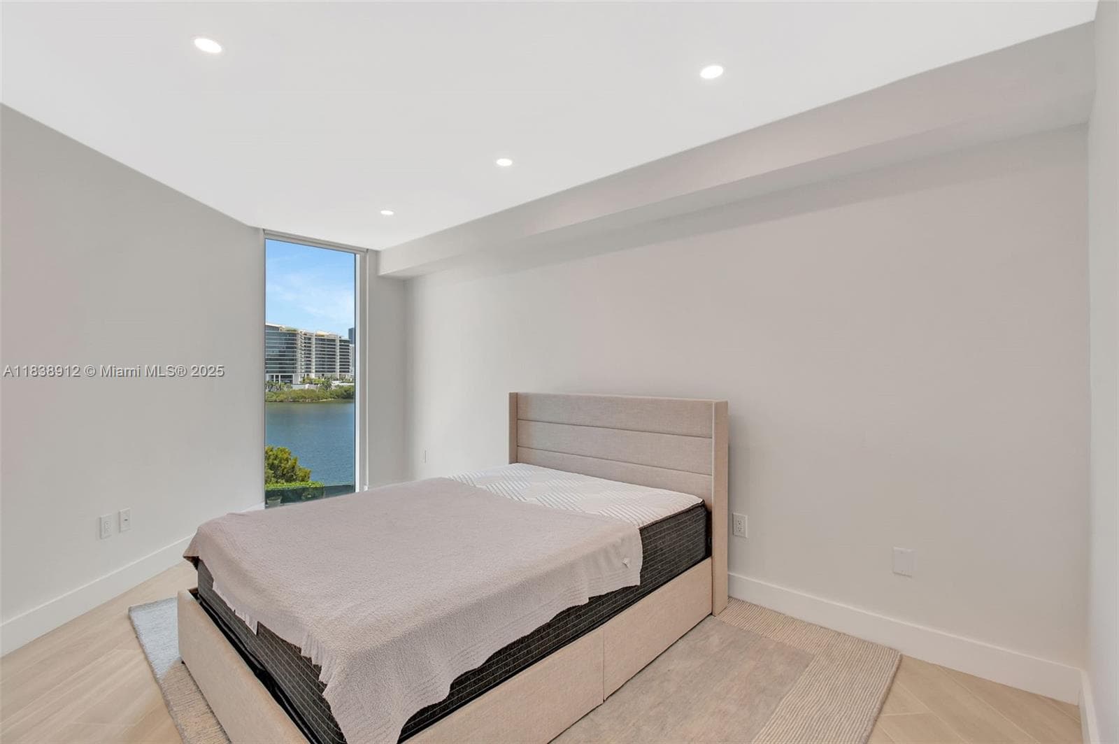3370 Hidden Bay Dr 812 photo 14