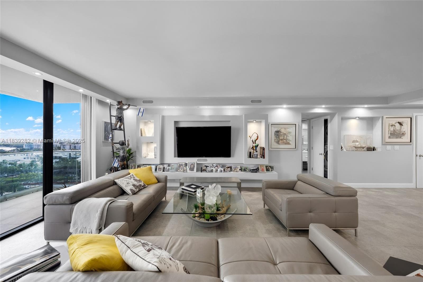 9801 Collins Ave 16U photo 6