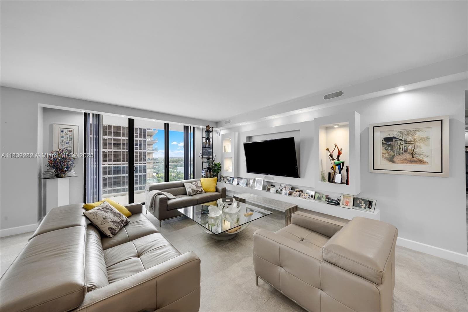9801 Collins Ave 16U photo 5