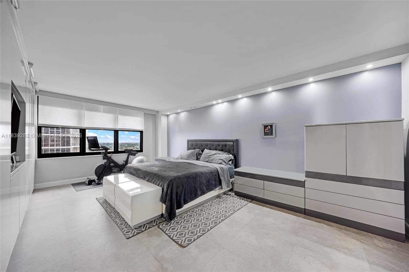 9801 Collins Ave 16U photo 20