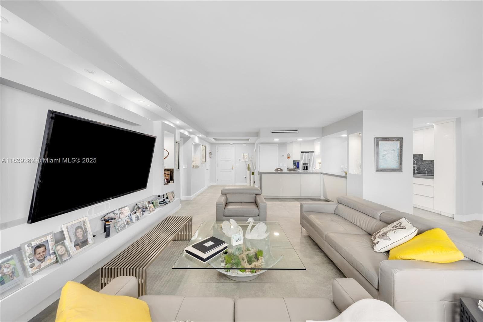9801 Collins Ave 16U photo 8