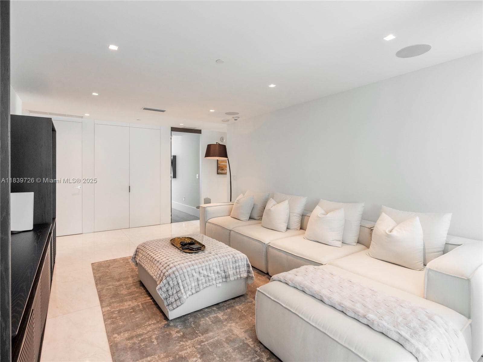 17475 Collins Ave 1001 photo 19