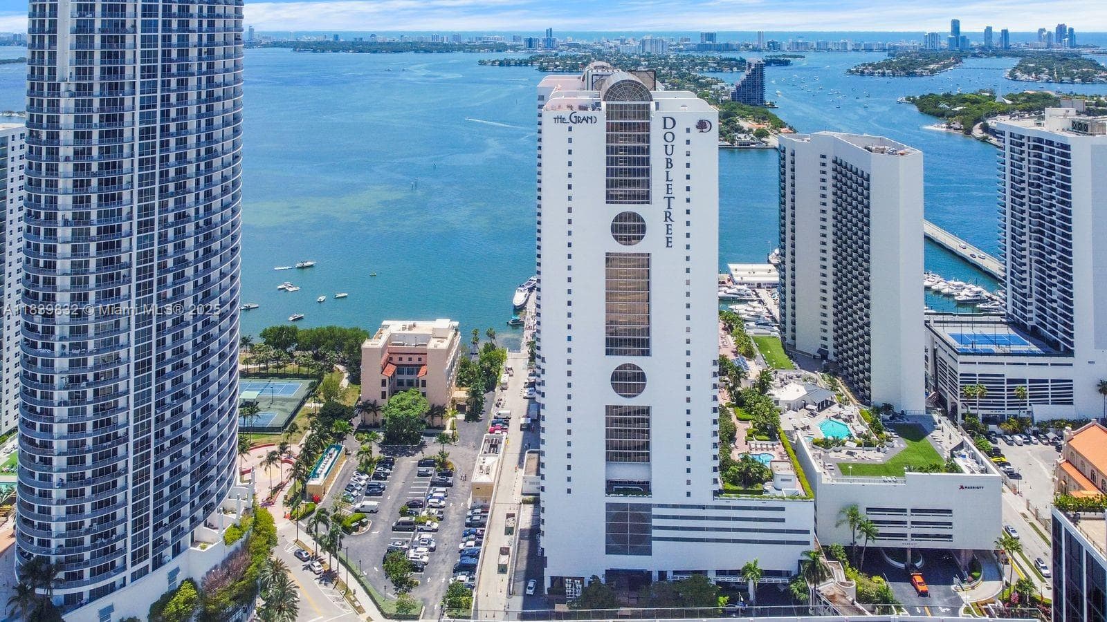 1717 N Bayshore Dr A-2635 photo 2