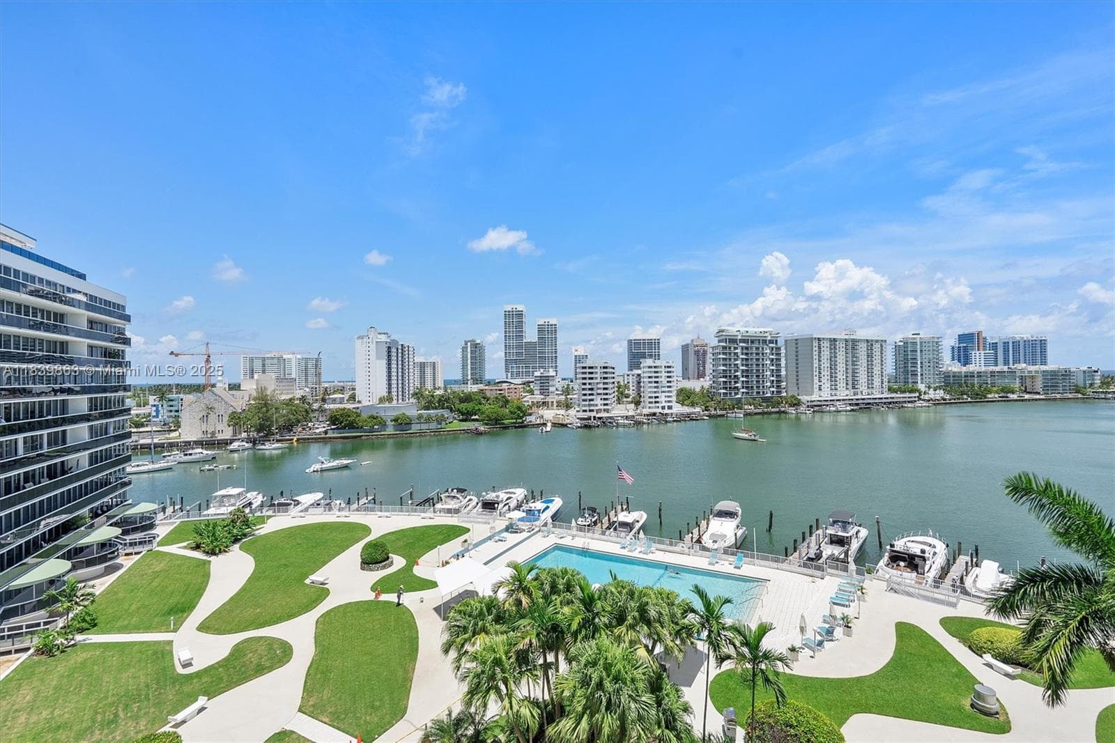 900 Bay Dr 718+Dock Slip available photo 23