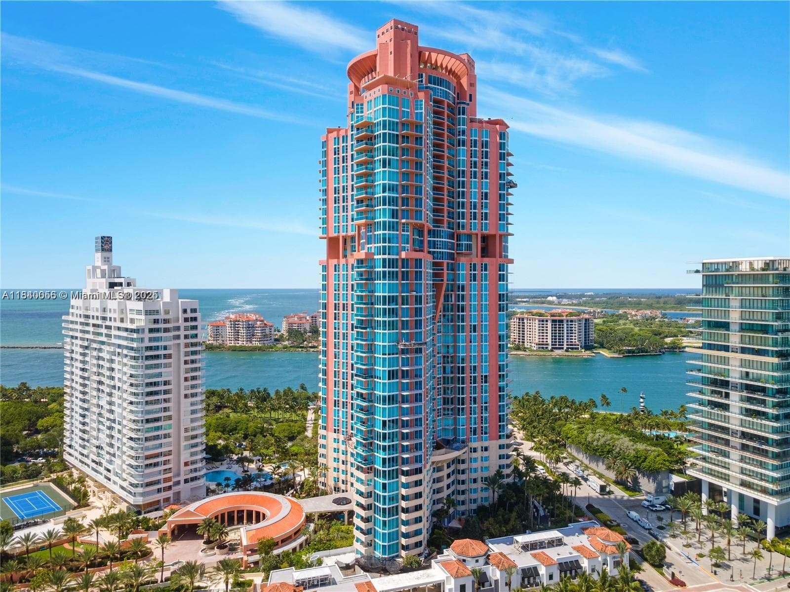 300 Pointe Drive 4