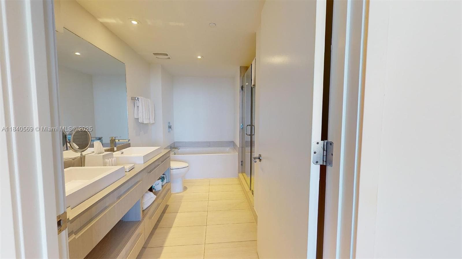 4010 Ocean Dr T3802 photo 21