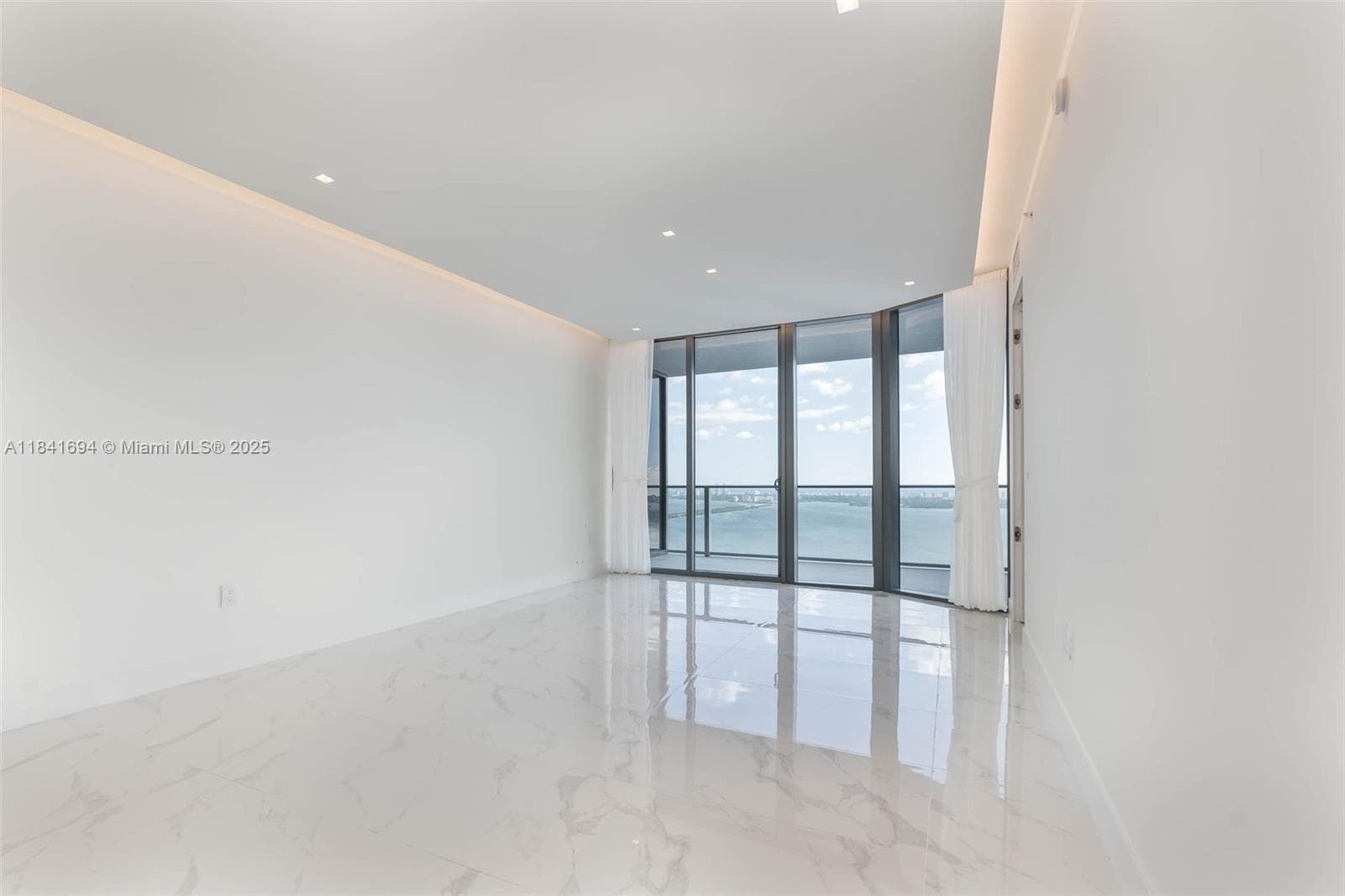700 24 ST 5005 photo 6