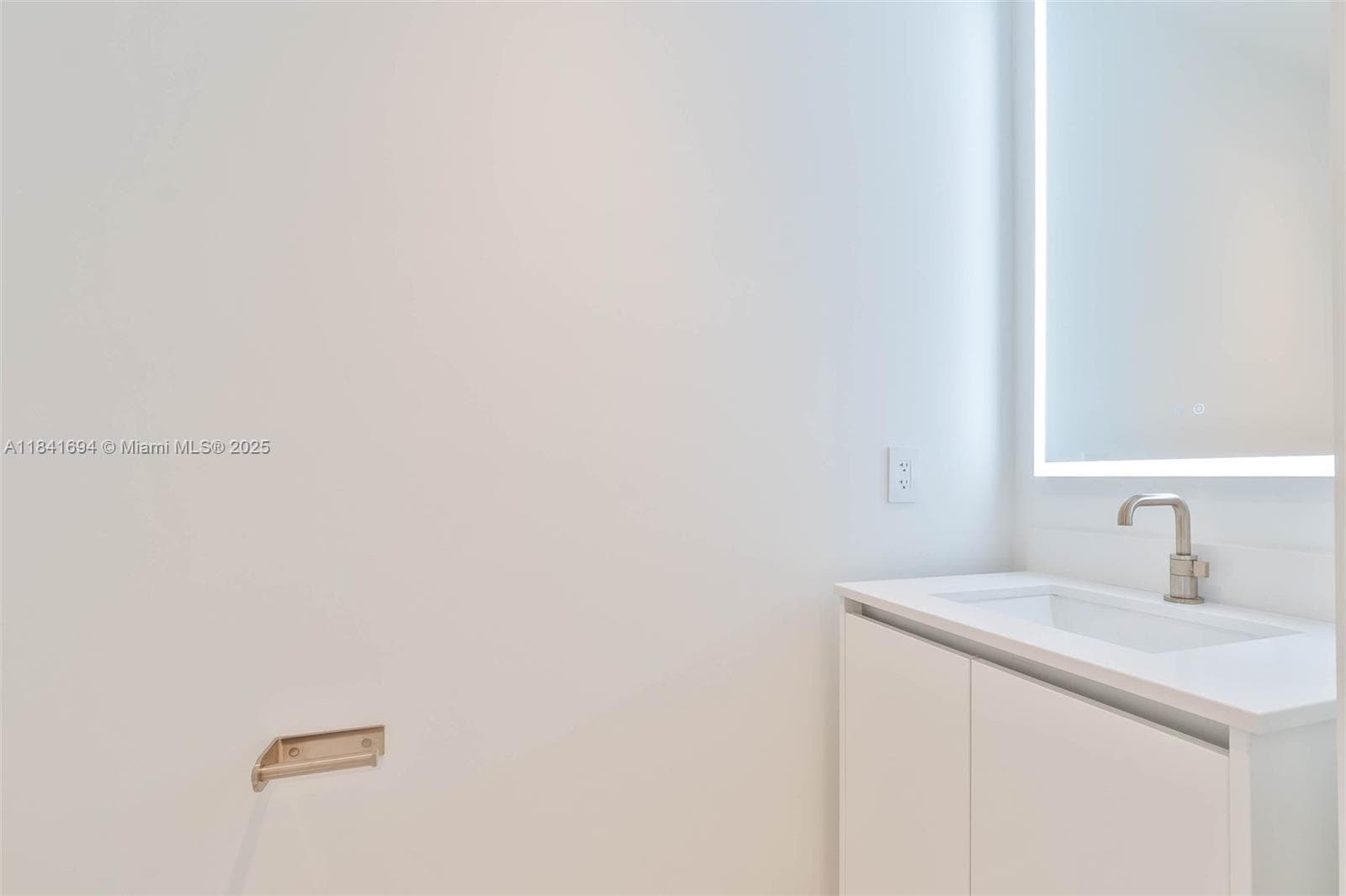 700 24 ST 5005 photo 13