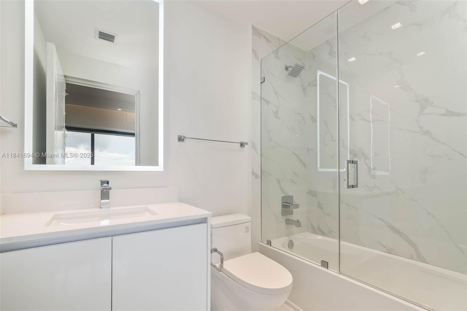 700 24 ST 5005 photo 22