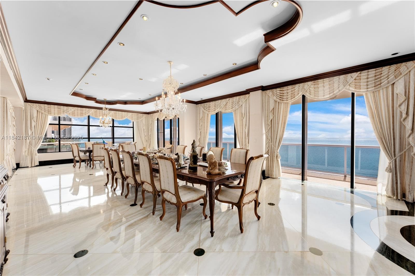 5757 Collins Ave 3