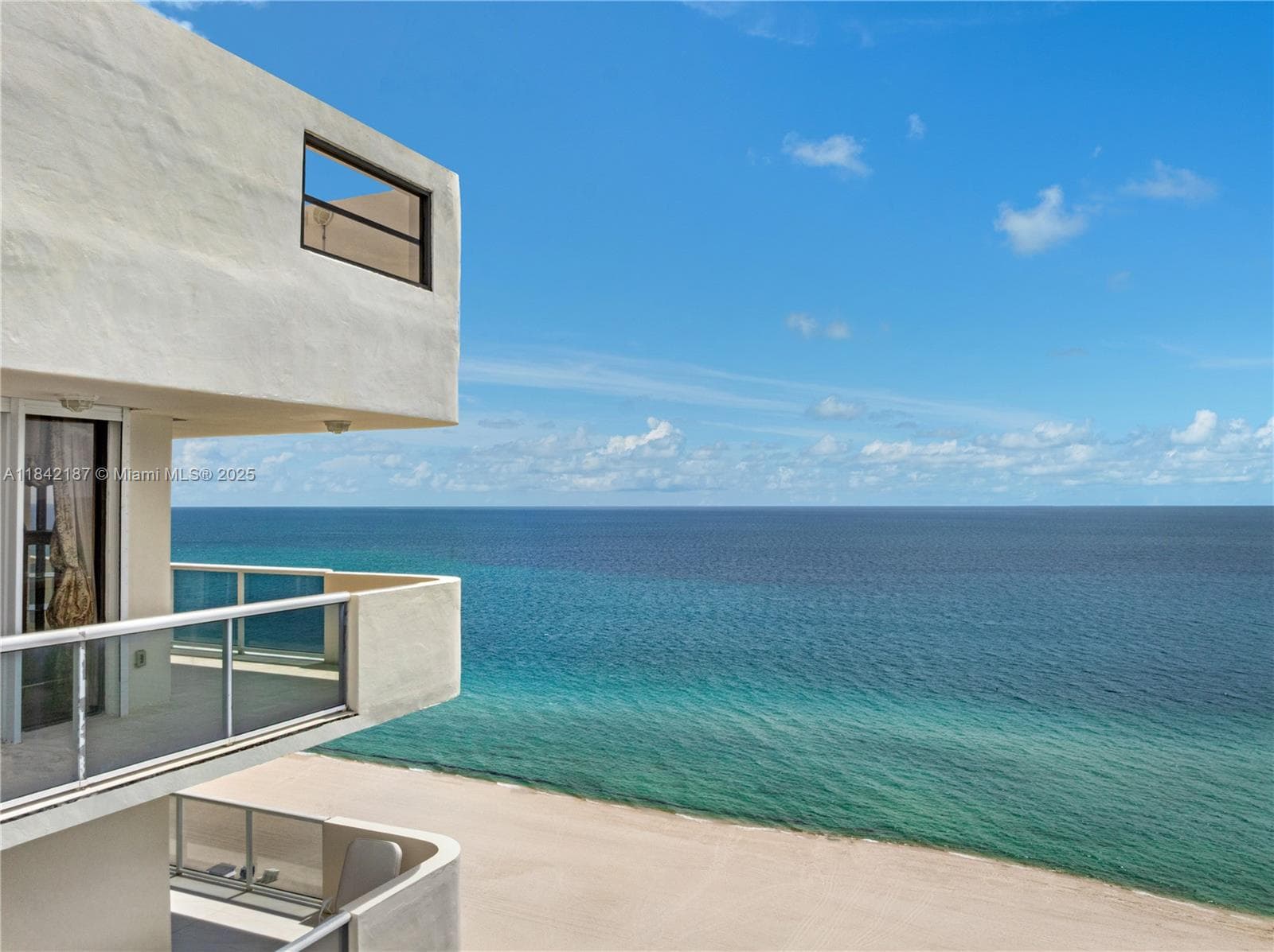 5757 Collins Ave 1